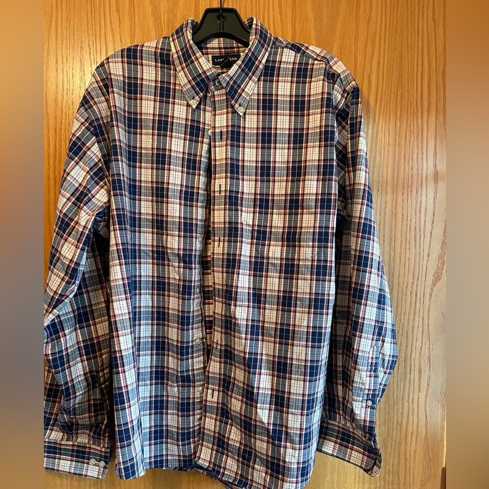 Lands’ End Men’s Large red and blue plaid button up long sleeve shirt like new